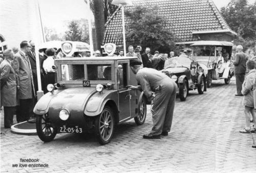 opening_fina_tankstation_gronausestraat